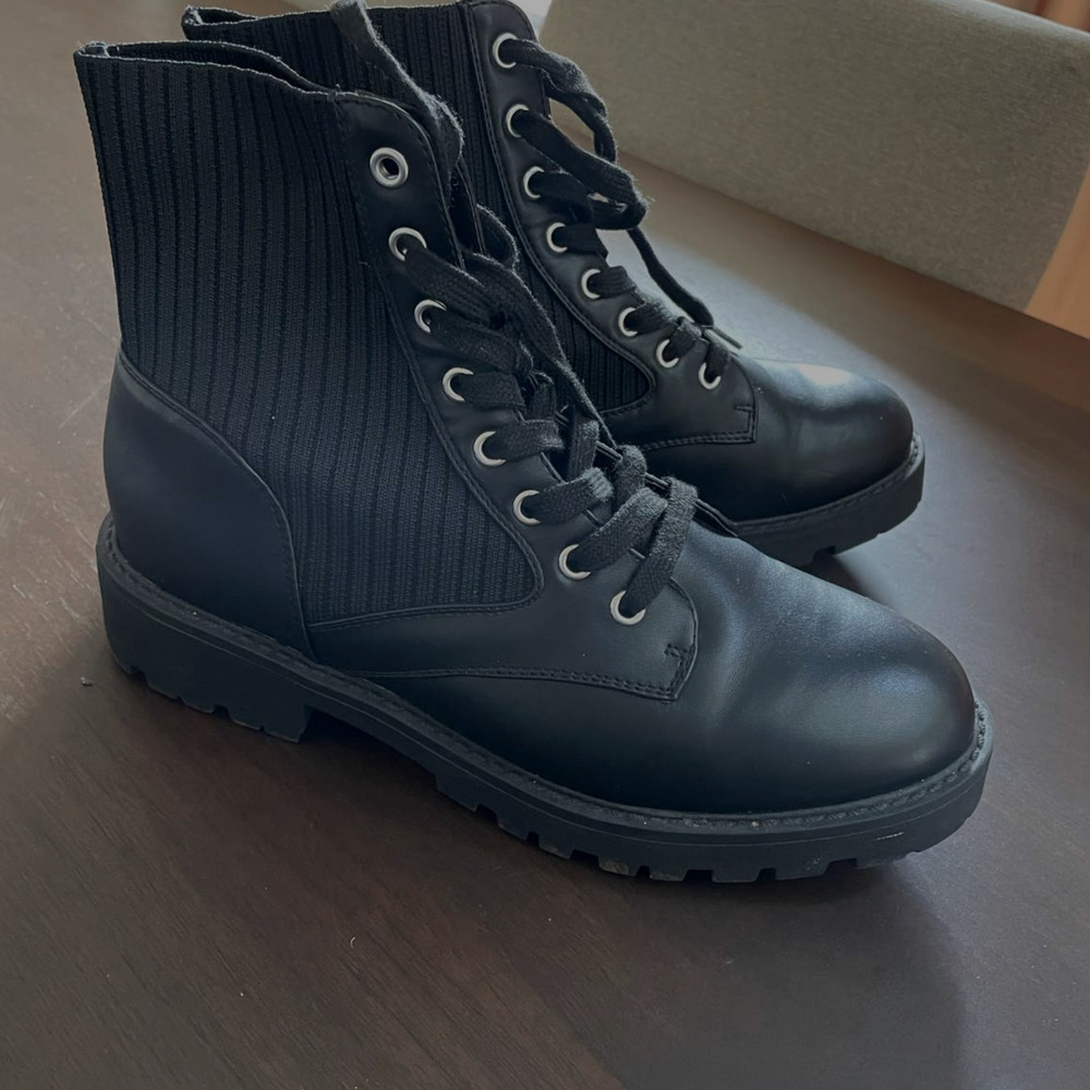 Comfort Shoes  Black  Boots Size 10